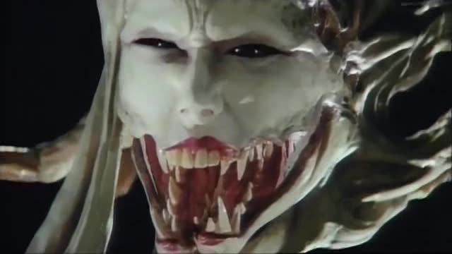 Kamen Rider Zo - C'est un coup à faire des cauchemars de voir ça enfant O_o